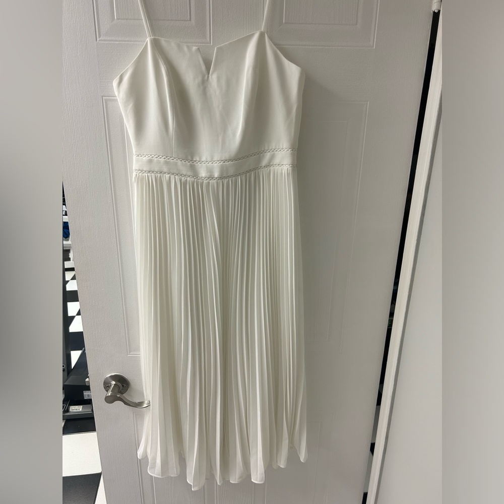 Adelyn Rae Size Small White Dress